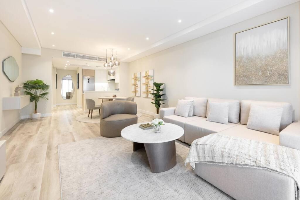 Apartment Elegantly Renovated 1br At 5 Star